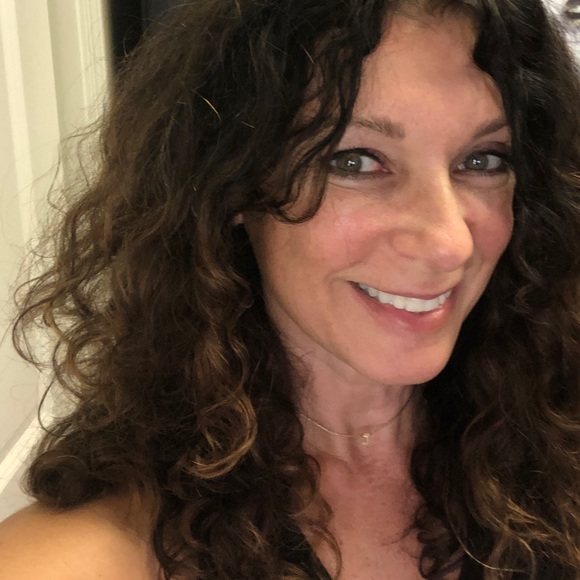 Meet your Posher, Jill - Picture 2 of 2